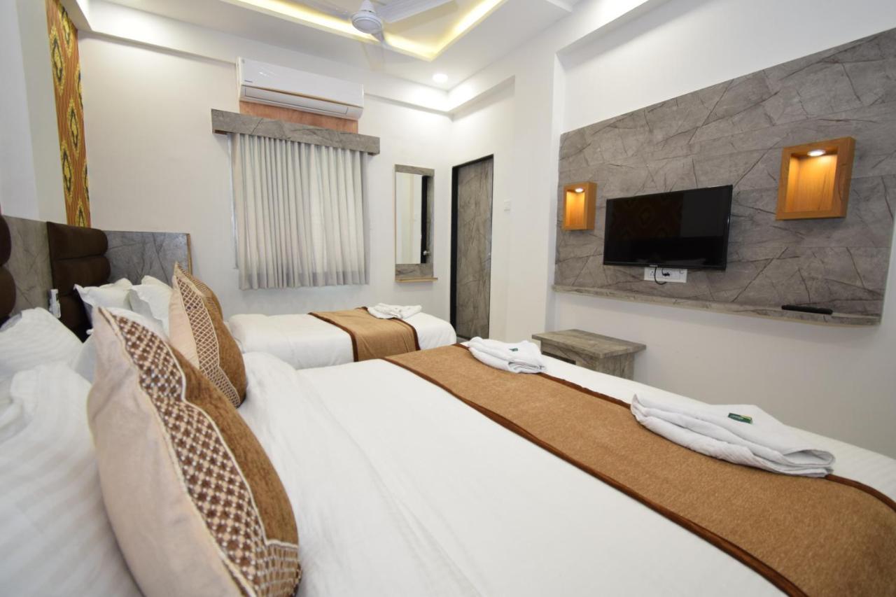 Hotel A1 Vastrapur アーメダバード エクステリア 写真