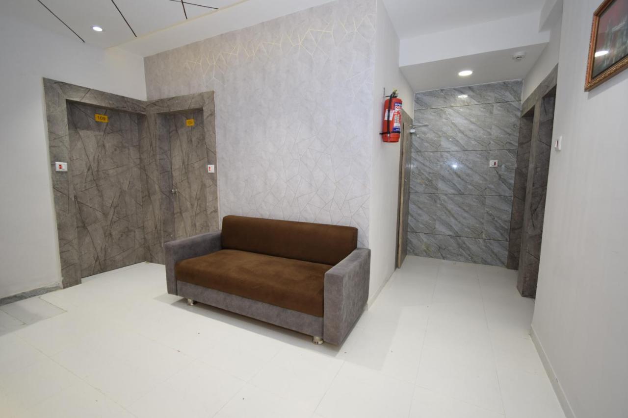 Hotel A1 Vastrapur アーメダバード エクステリア 写真