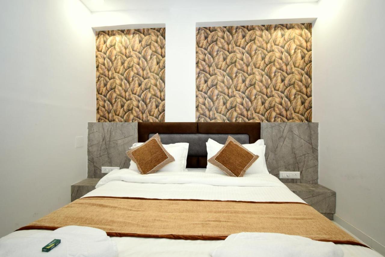 Hotel A1 Vastrapur アーメダバード エクステリア 写真