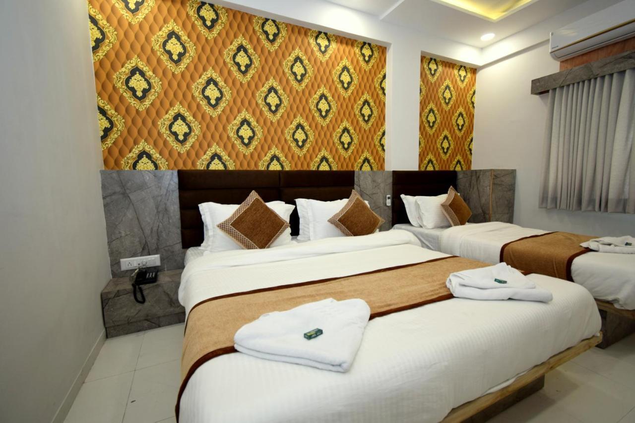 Hotel A1 Vastrapur アーメダバード エクステリア 写真