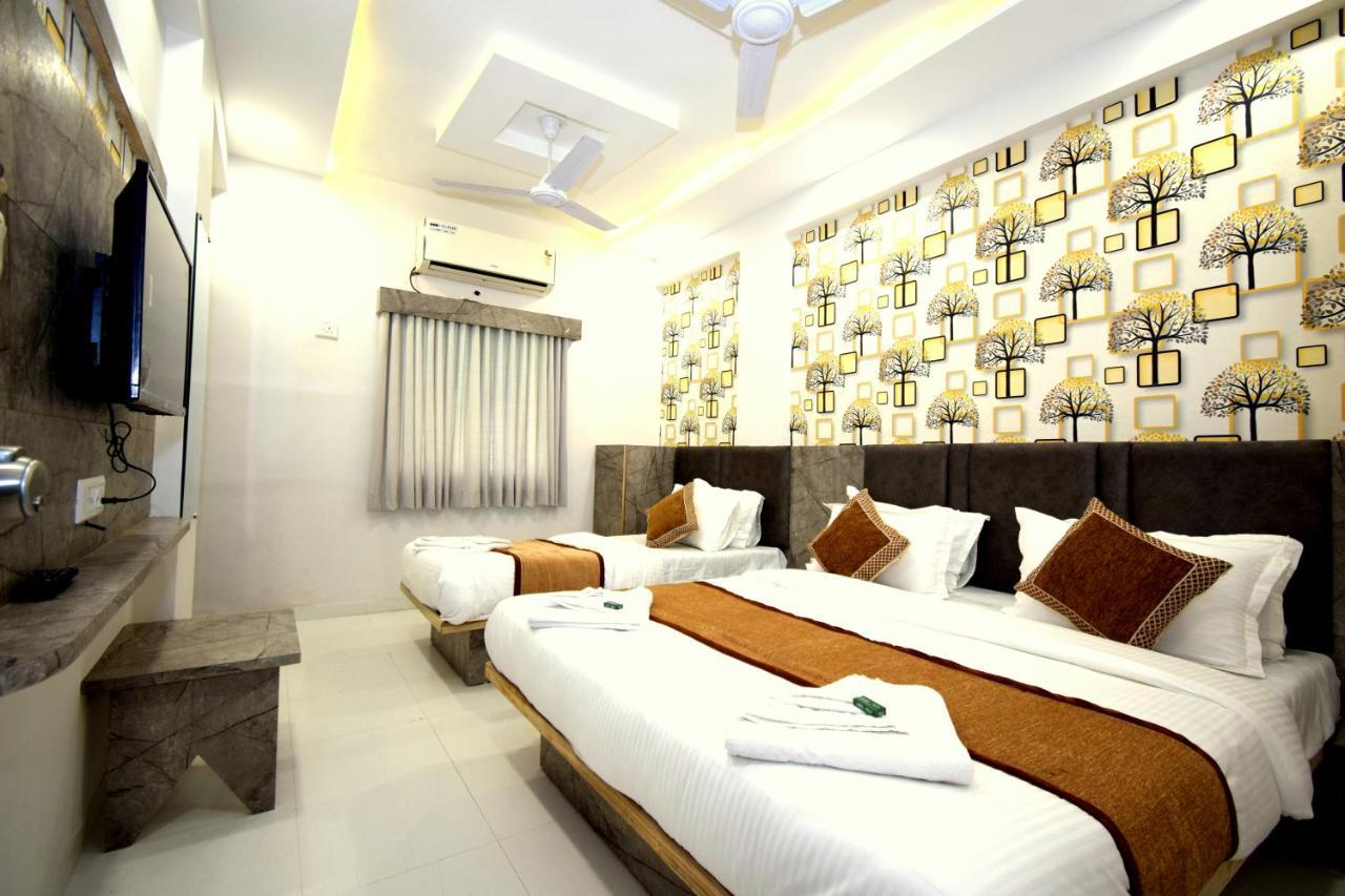 Hotel A1 Vastrapur アーメダバード エクステリア 写真
