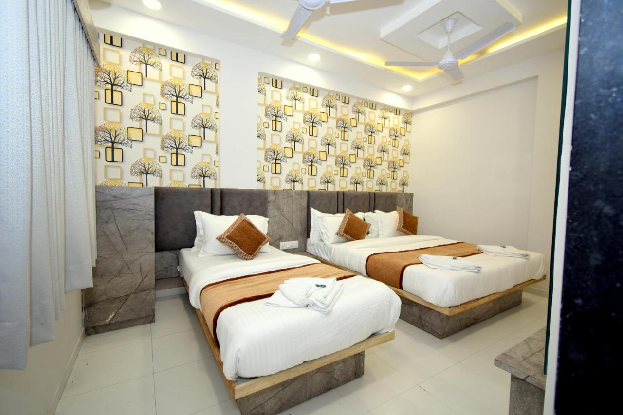 Hotel A1 Vastrapur アーメダバード エクステリア 写真