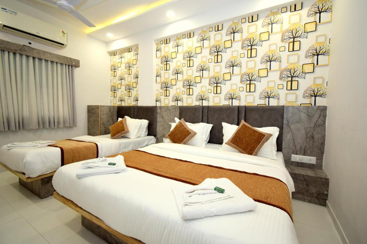 Hotel A1 Vastrapur アーメダバード エクステリア 写真