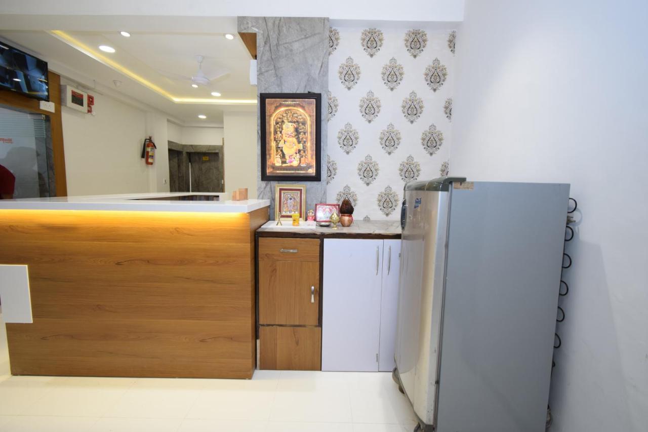 Hotel A1 Vastrapur アーメダバード エクステリア 写真